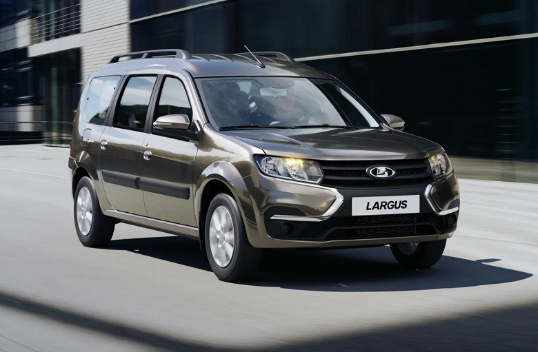 В Белоруссии подешевели Lada Largus &mdash; теперь на 300 тыс. рублей доступнее, чем в России